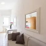 Anemone Aparthotel *