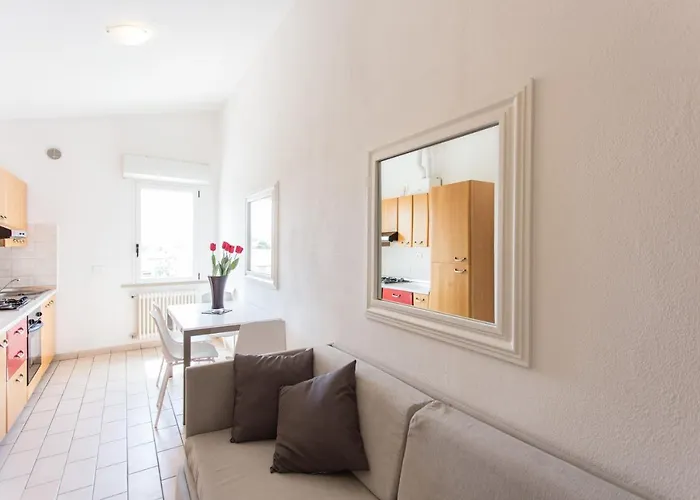 Anemone Aparthotel *